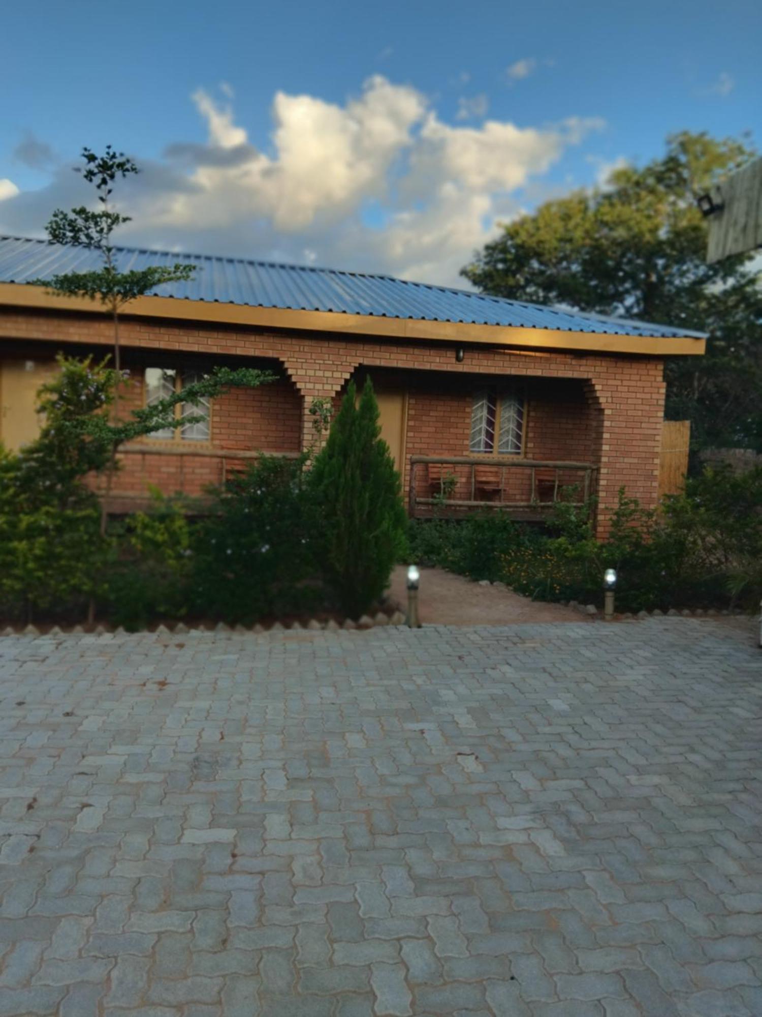 Sunshinevibe Guest House Kasane Buitenkant foto