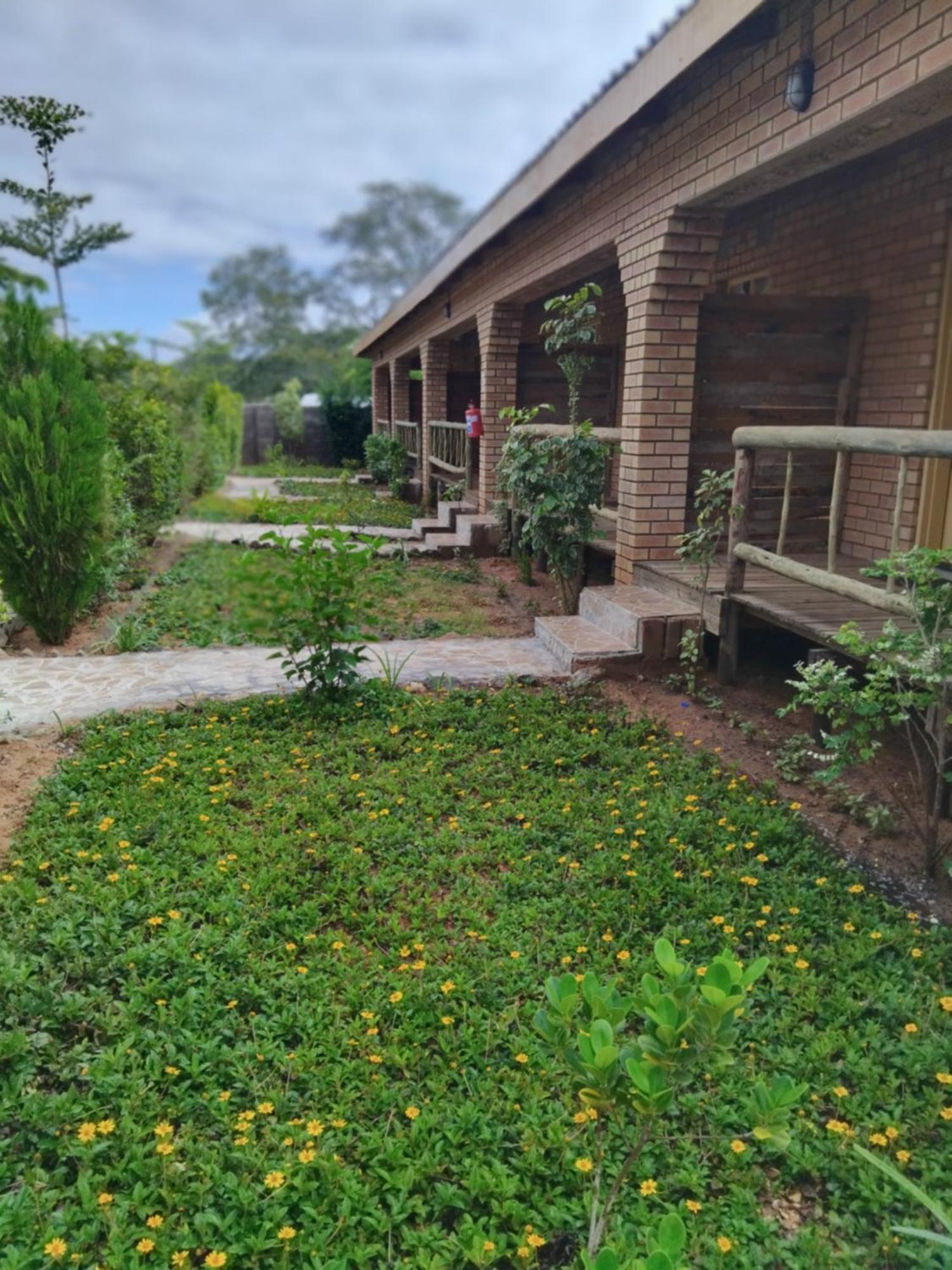 Sunshinevibe Guest House Kasane Buitenkant foto